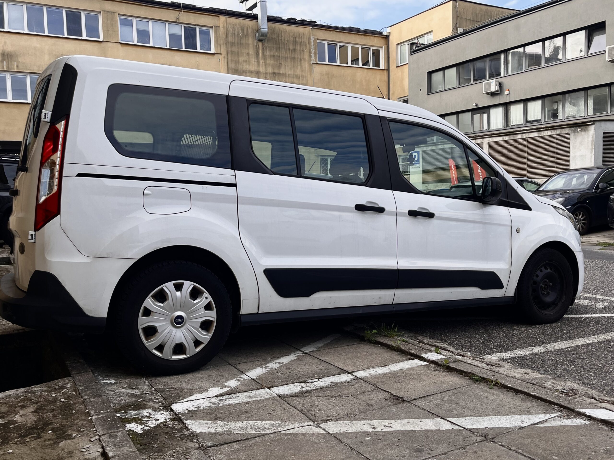 Tender for Ford FT Connect Warszawskie Zakłady Sprzętu Ortopedycznego S.A.